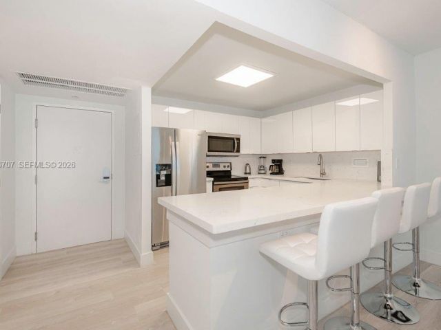 Apartment for sale  Unit #401 - photo 7510052