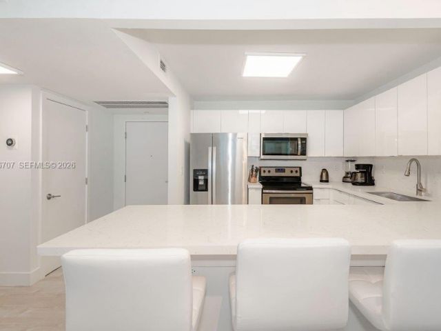 Apartment for sale  Unit #401 - photo 7510054