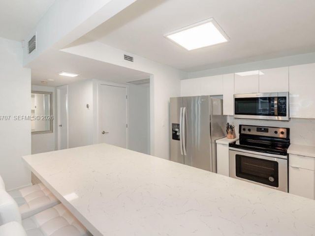 Apartment for sale  Unit #401 - photo 7510056