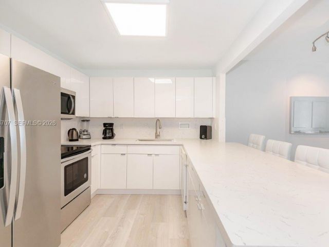 Apartment for sale  Unit #401 - photo 7510058