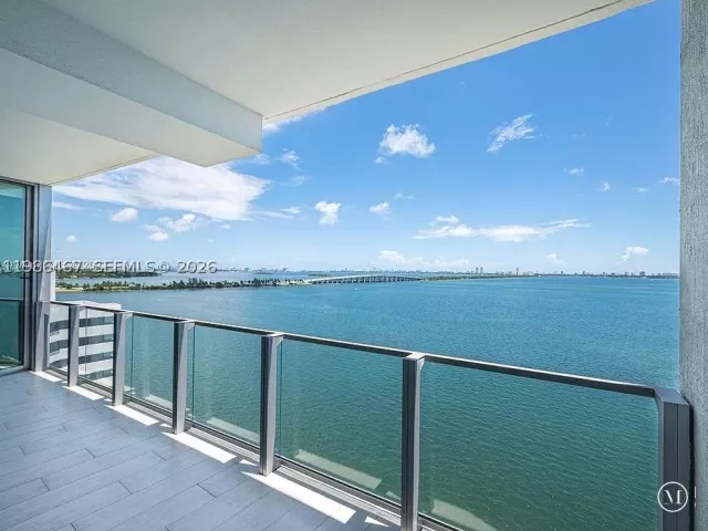 2-bedroom condo for rent in Miami - 2900 NE 7th Ave 1003 - MondialRealty