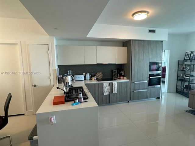 Apartment for rent  Unit #1003 - photo 7518326