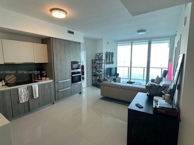 Apartment for rent  Unit #1003 - photo 7518328