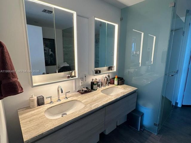 Apartment for rent  Unit #1003 - photo 7518333