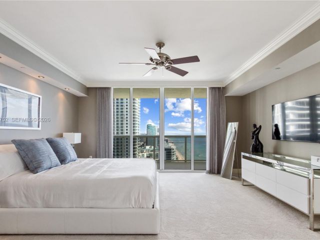 Apartment for rent  Unit #3401 - photo 7499023