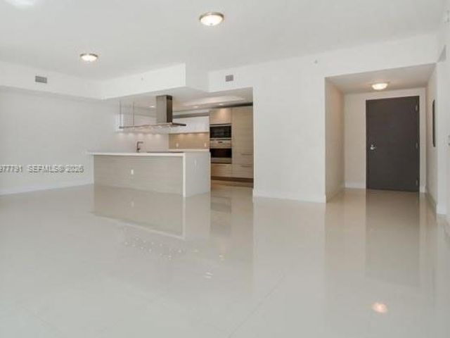 Apartment for rent  Unit #1103 - photo 7503469