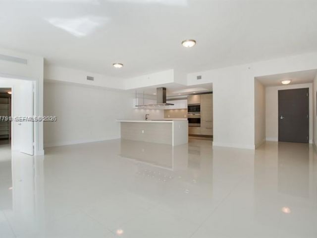 Apartment for rent  Unit #1103 - photo 7503470