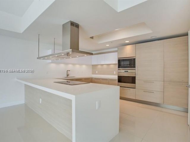 Apartment for rent  Unit #1103 - photo 7503471