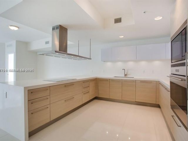 Apartment for rent  Unit #1103 - photo 7503473