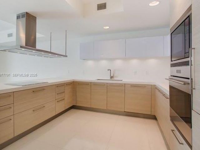 Apartment for rent  Unit #1103 - photo 7503474