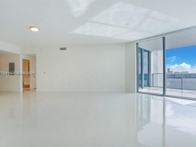 Apartment for rent  Unit #1103 - photo 7503475