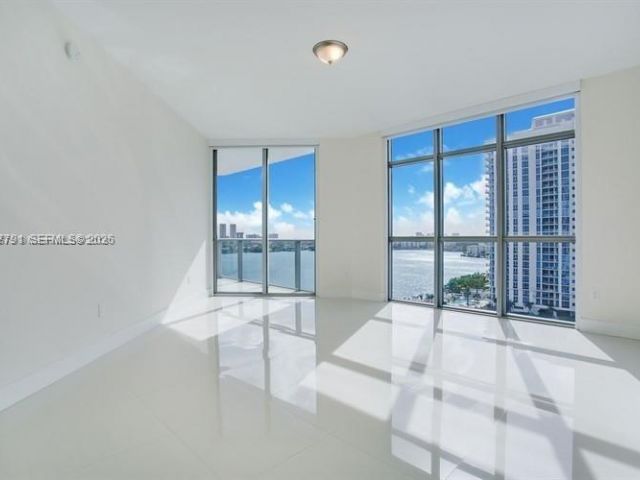 Apartment for rent  Unit #1103 - photo 7503478