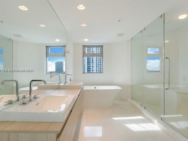 Apartment for rent  Unit #1103 - photo 7503479