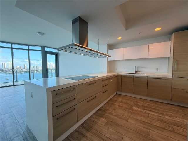 Apartment for rent  Unit #1211 - photo 7503494