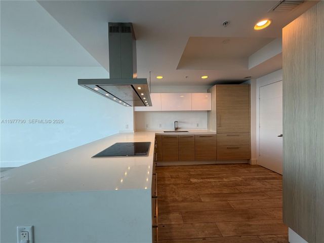 Apartment for rent  Unit #1211 - photo 7503495