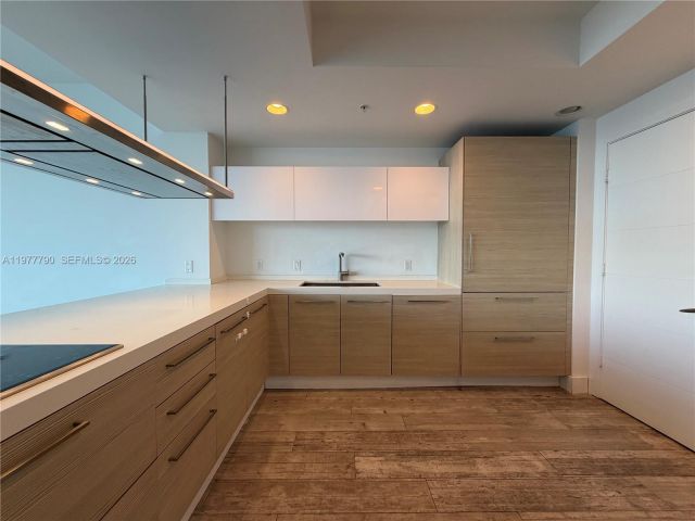 Apartment for rent  Unit #1211 - photo 7503496