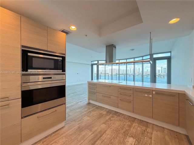 Apartment for rent  Unit #1211 - photo 7503497