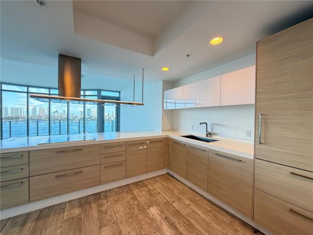 Apartment for rent  Unit #1211 - photo 7503499