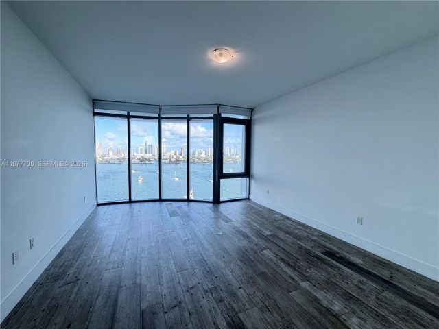 Apartment for rent  Unit #1211 - photo 7503503