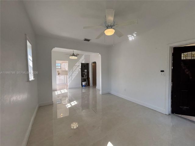 2-bedroom home for rent in Miami - 521 NW 48th St - MondialRealty