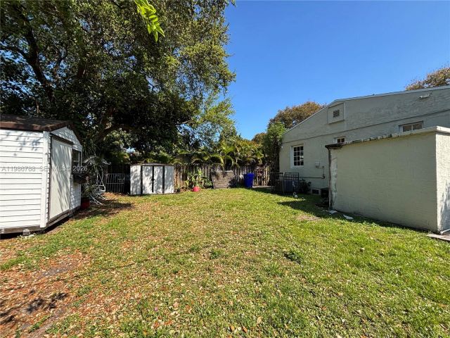 2-bedroom home for rent in Miami - 521 NW 48th St - MondialRealty