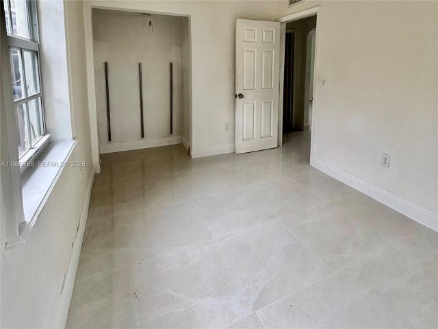 2-bedroom home for rent in Miami - 521 NW 48th St - MondialRealty
