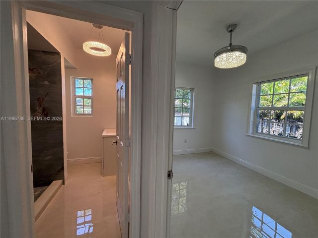 2-bedroom home for rent in Miami - 521 NW 48th St - MondialRealty
