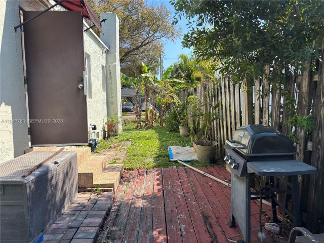 2-bedroom home for rent in Miami - 521 NW 48th St - MondialRealty