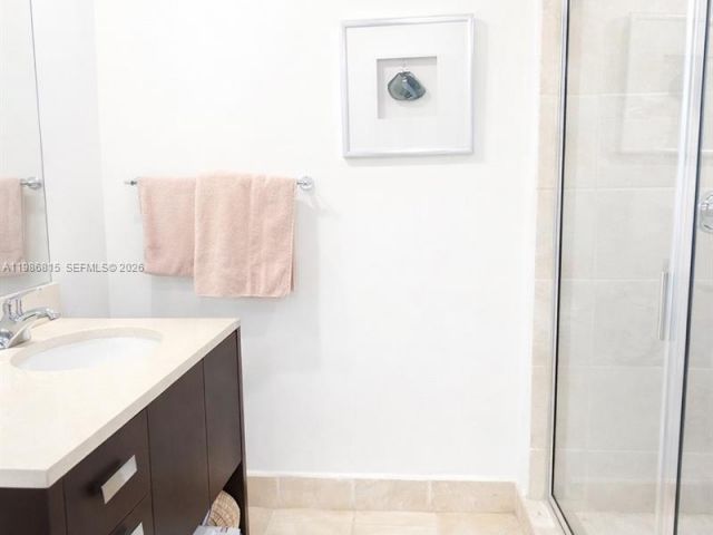 Apartment for rent  Unit #705 - photo 7496484