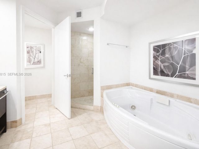 Apartment for rent  Unit #705 - photo 7496492