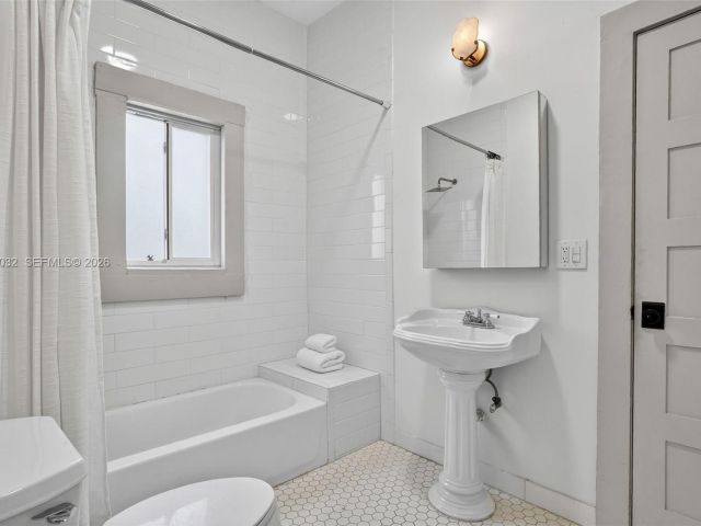 3-bedroom home for sale in Miami - 85 NE 46th St - MondialRealty