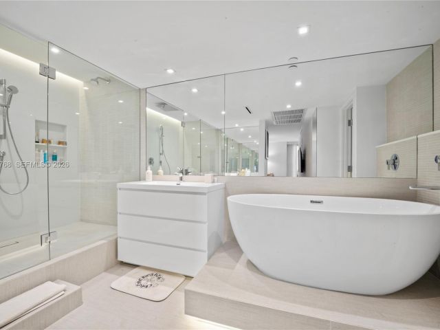 Apartment for rent  Unit #624 - photo 7510096