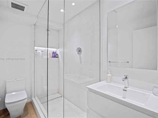 Apartment for rent  Unit #624 - photo 7510099