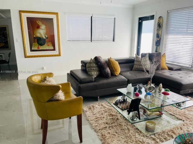 Home for rent at 3049 NW 6th Ave - photo 7518342