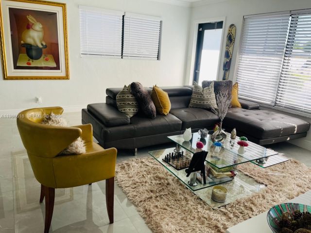 Home for rent at 3049 NW 6th Ave - photo 7518343