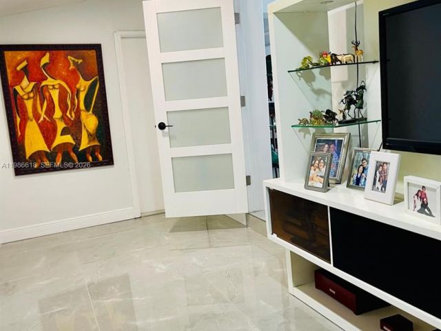 Home for rent at 3049 NW 6th Ave - photo 7518349