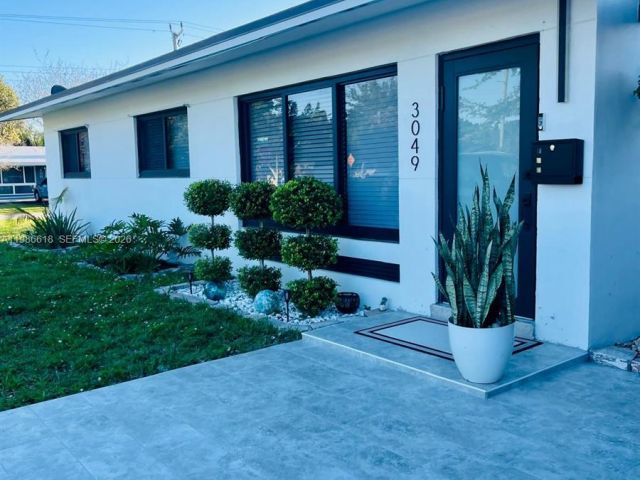 Home for rent at 3049 NW 6th Ave - photo 7518352