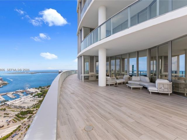 Apartment for sale  Unit #5201 - photo 7487720