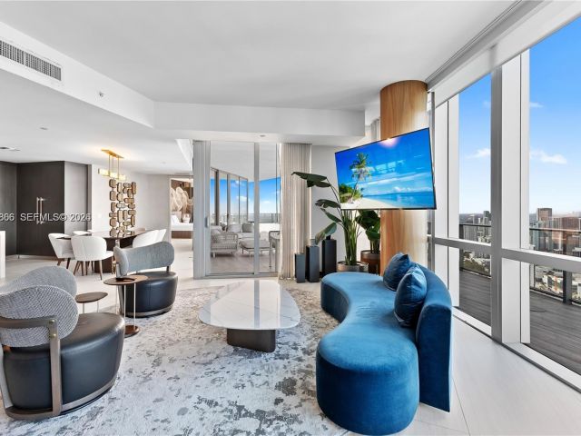 Apartment for sale  Unit #5201 - photo 7487727