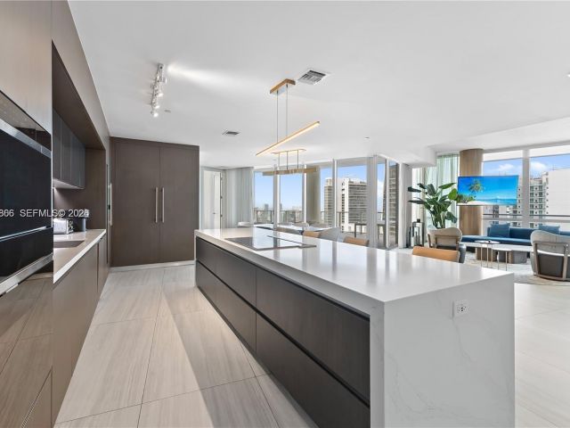 Apartment for sale  Unit #5201 - photo 7487732