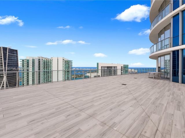 Apartment for sale  Unit #5201 - photo 7487733