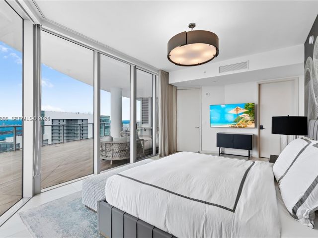 Apartment for sale  Unit #5201 - photo 7487734