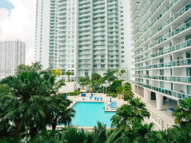 2-bedroom condo for sale in Miami - 1800 N Bayshore Dr 1412 - MondialRealty