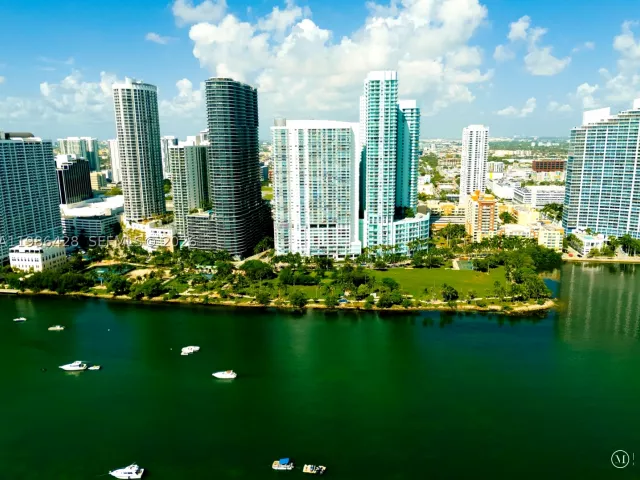 2-bedroom condo for sale in Miami - 1800 N Bayshore Dr 1412 - MondialRealty