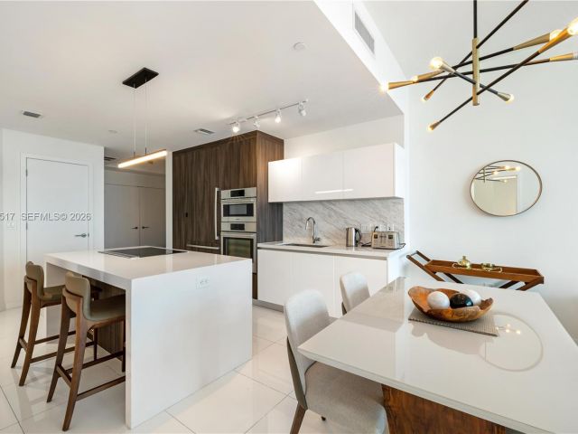 Apartment for rent  Unit #4206 - photo 7487743