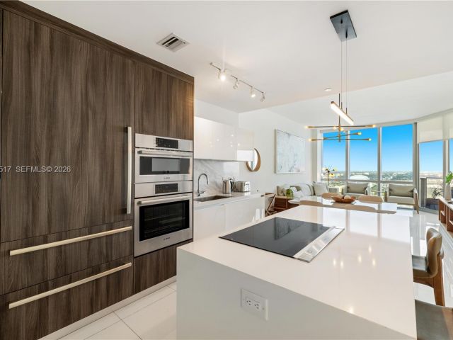 Apartment for rent  Unit #4206 - photo 7487744