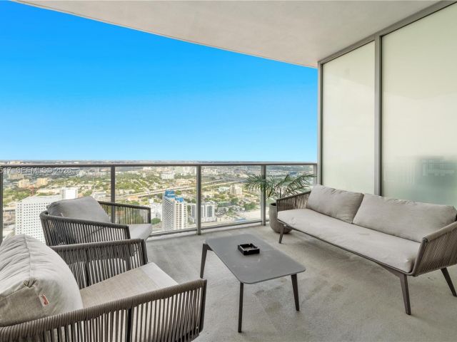 Apartment for rent  Unit #4206 - photo 7487745