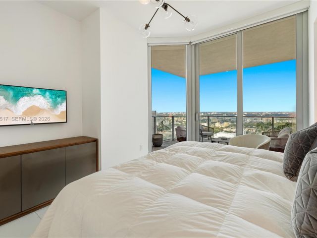 Apartment for rent  Unit #4206 - photo 7487746