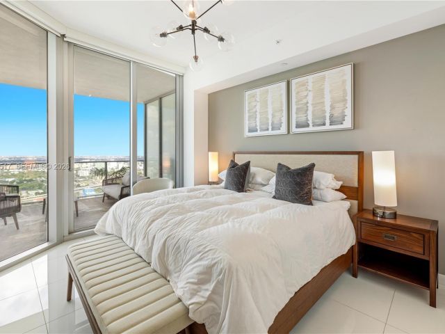 Apartment for rent  Unit #4206 - photo 7487747