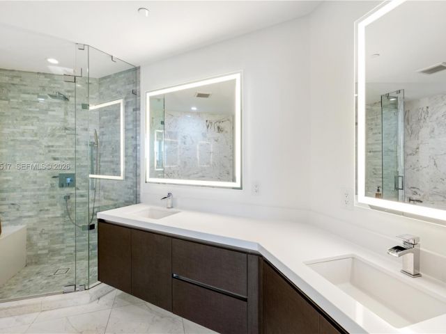 Apartment for rent  Unit #4206 - photo 7487749